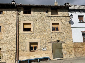 House 8 Bedrooms in Santocildes