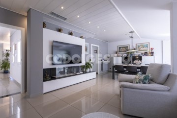 Apartment 4 Bedrooms in El Sucre-Universitat