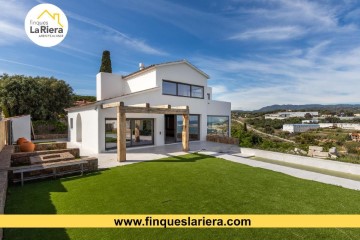 House 3 Bedrooms in Canyadell-Villes-Victória