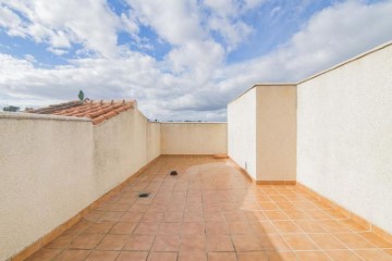 Piso 3 Habitaciones en Residencial Triana - Barrio Alto