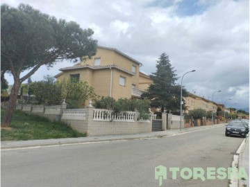 Piso 4 Habitaciones en Llinars del Vallès