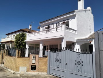 House 5 Bedrooms in Oria