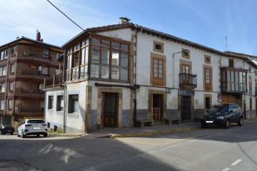 House 4 Bedrooms in Santa Olalla