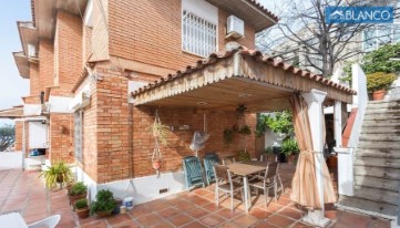 Casa o chalet 8 Habitaciones en La Miranda - Ciutat Diagonal