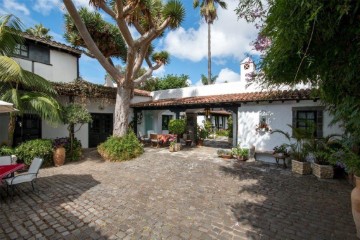 House 4 Bedrooms in Tacoronte