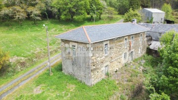 Casas rústicas en Eume (San Pedro)