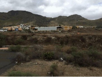 Terrenos en Los Quintanas y Piso Firme