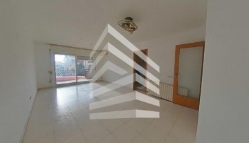 Apartment 4 Bedrooms in Centro