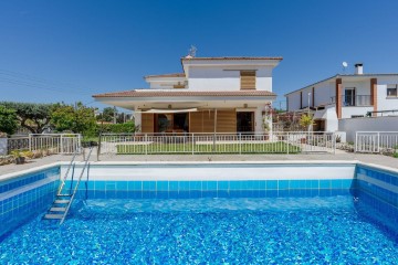 Maison 5 Chambres à Llorenç del Penedès