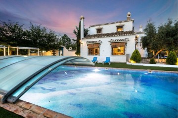 House 7 Bedrooms in La Viñuela