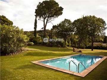 House 4 Bedrooms in Begues