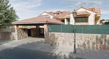 House 7 Bedrooms in San Martín de Valdeiglesias