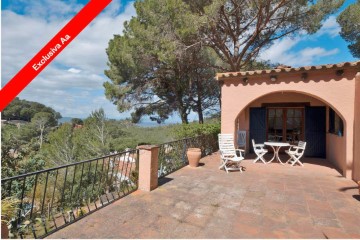 House 3 Bedrooms in Residencial Begur - Esclanyà