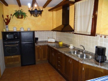House 5 Bedrooms in Turza