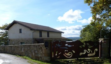 House 4 Bedrooms in La Riva