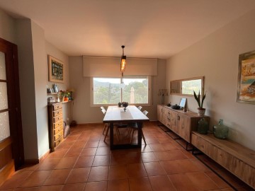 House 4 Bedrooms in Sant Iscle de Vallalta