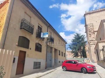 House 6 Bedrooms in Salamanca Centro