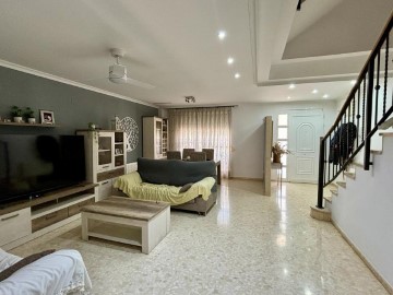 House 4 Bedrooms in Albal