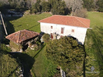 House 6 Bedrooms in Leces