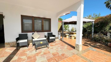 House 5 Bedrooms in La Goba