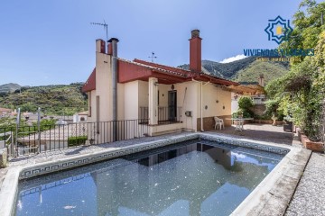 House 4 Bedrooms in Los Pinillos