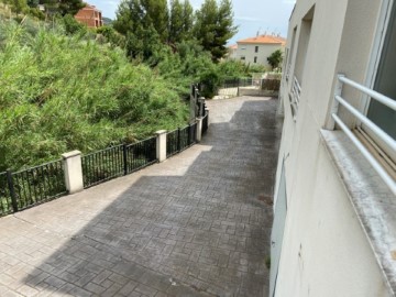 Apartment 2 Bedrooms in Ador