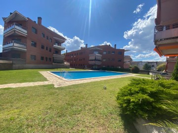 Apartment 4 Bedrooms in Santa Agnes de Malanyanes