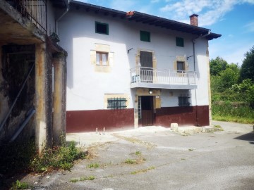 House 3 Bedrooms in Ambrosero