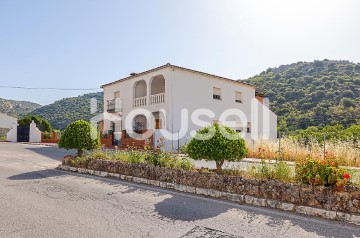 House 5 Bedrooms in Benaoján