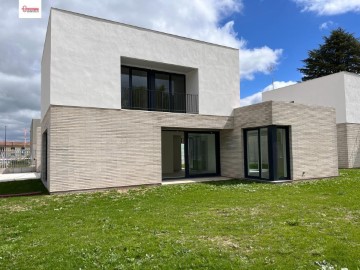 Casa o chalet 3 Habitaciones en Villafría - La Ventilla - Castañares