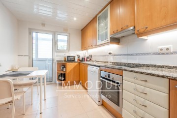 Apartment 3 Bedrooms in Gavà mar