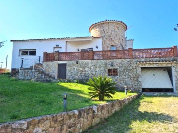 House 3 Bedrooms in Els Masos de Pals