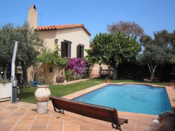 House 4 Bedrooms in Residencial Begur - Esclanyà