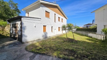 House 6 Bedrooms in Celorio-Poó-Parres