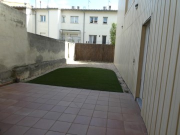 House 6 Bedrooms in Manlleu