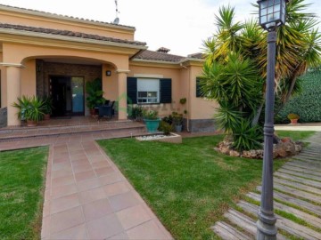 Casa o chalet 5 Habitaciones en Ctra de Sevilla - Ronda sur