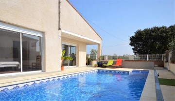 House 4 Bedrooms in Sant Miquel de Fluvià