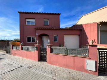 Maison 4 Chambres à Torroella de Fluvià