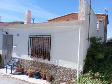 House 3 Bedrooms in Baza