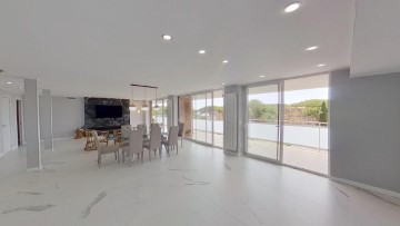 Penthouse 5 Bedrooms in Gavà mar