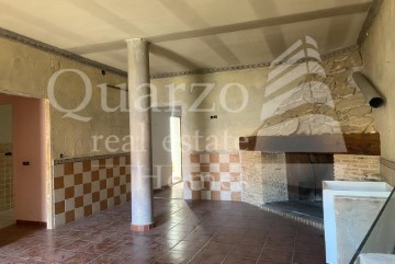 House 4 Bedrooms in Alcaraz