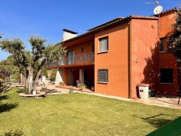 House 4 Bedrooms in Reixac-Vallensana