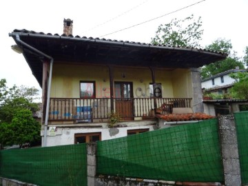 Casa o chalet 4 Habitaciones en San Claudio-Trubia-Las Caldas