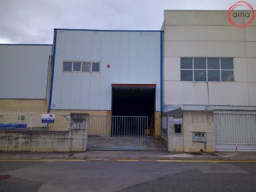 Industrial building / warehouse in Huarte / Uharte