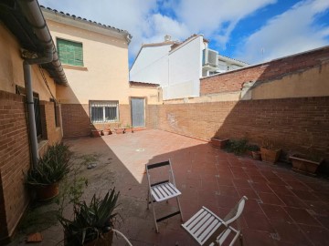 House 4 Bedrooms in Marcilla