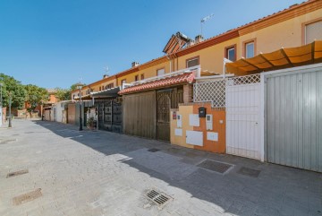 House 3 Bedrooms in Zona Polideportivo