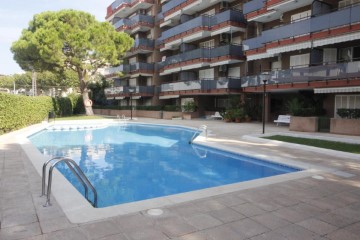 Apartment 3 Bedrooms in Barri Marítim-Platja de la Paella