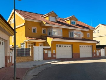 House 4 Bedrooms in Villar del Saz de Arcas