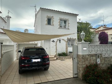 House 3 Bedrooms in Alòs de Balaguer