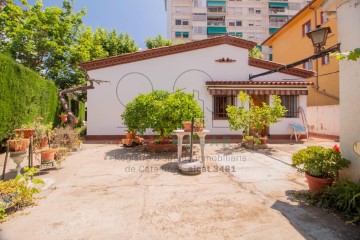 House 4 Bedrooms in Sant Ramón